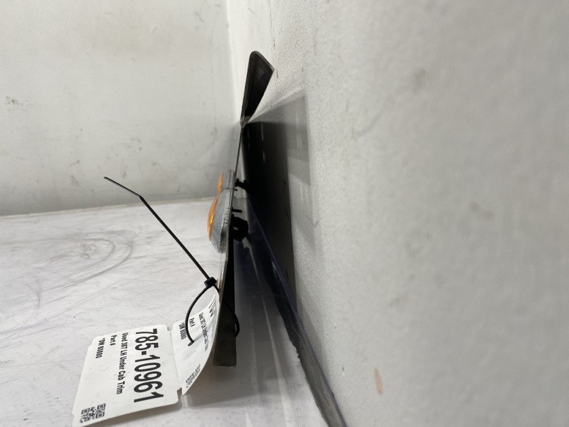 2007 Peterbilt 387 Cab Exterior Trim Panel (785-10961)