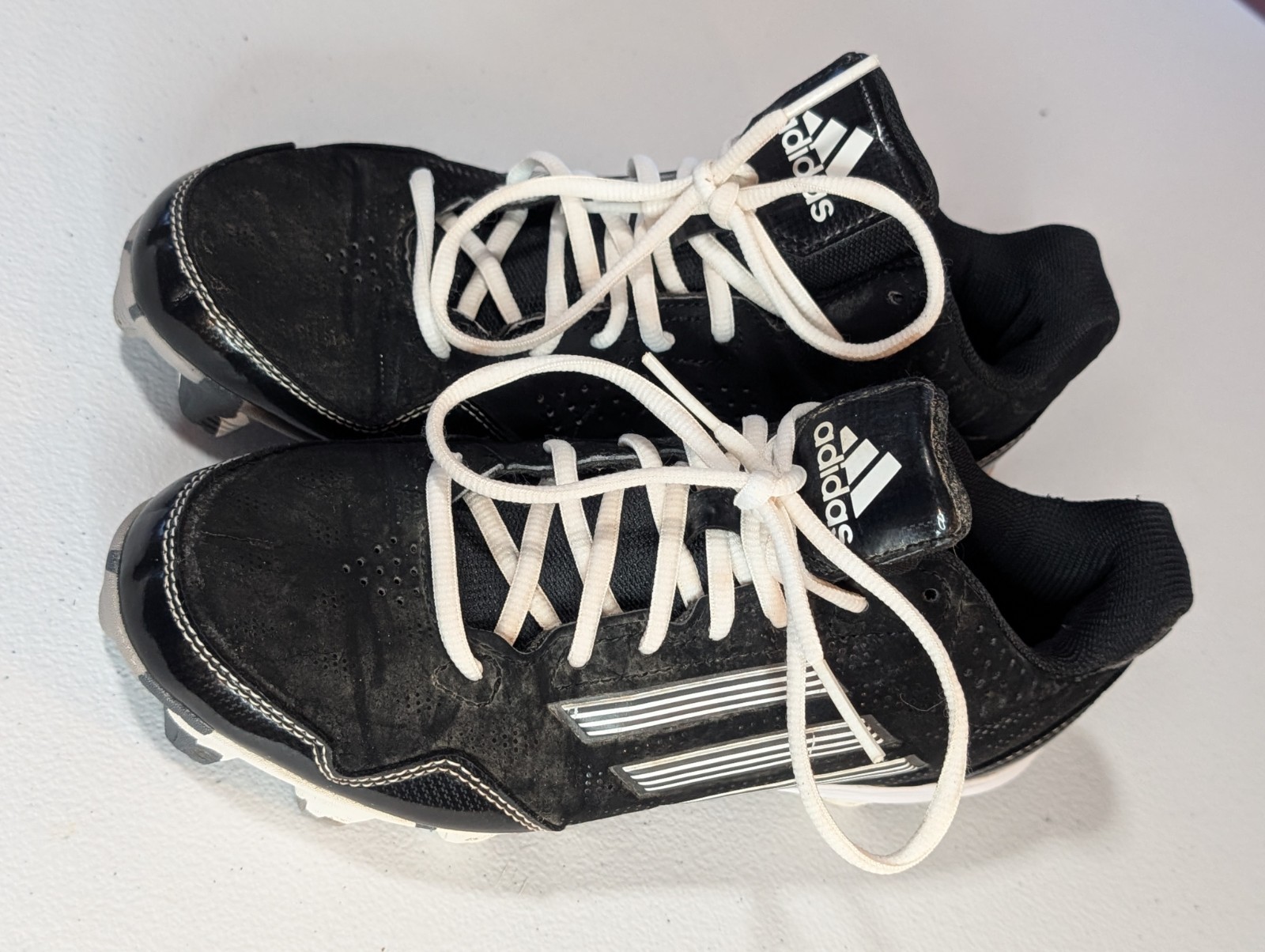 Men's 7.5 Adidas Cleats Shoes