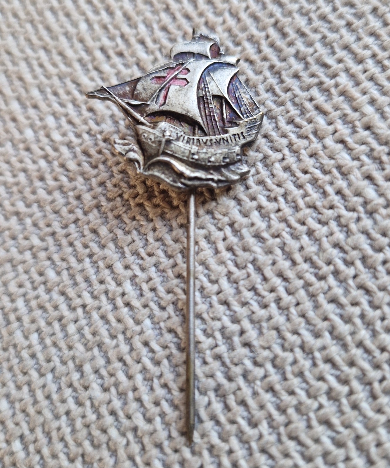 Day Two 2 Crosses Tuberculosis Anti Tuberculosis TB Badge Brooch