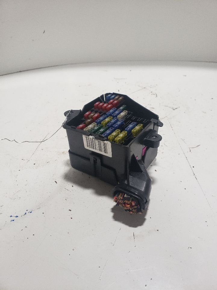 Used Fuse Box Engine fits: 2003 Volkswagen Passat engine compartment Grade A
