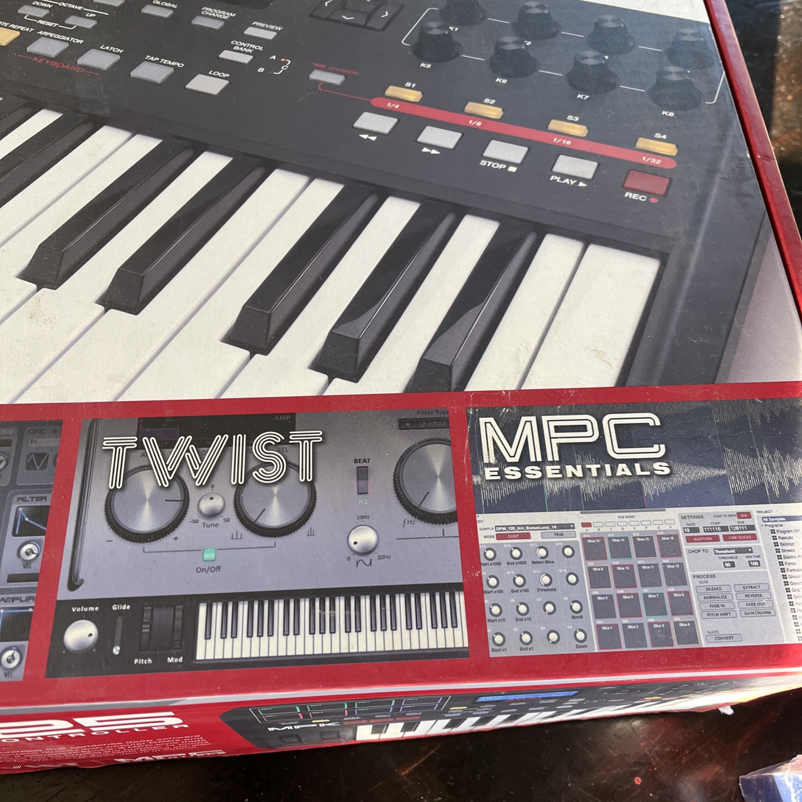 Akai MPK225 Keyboard Controller