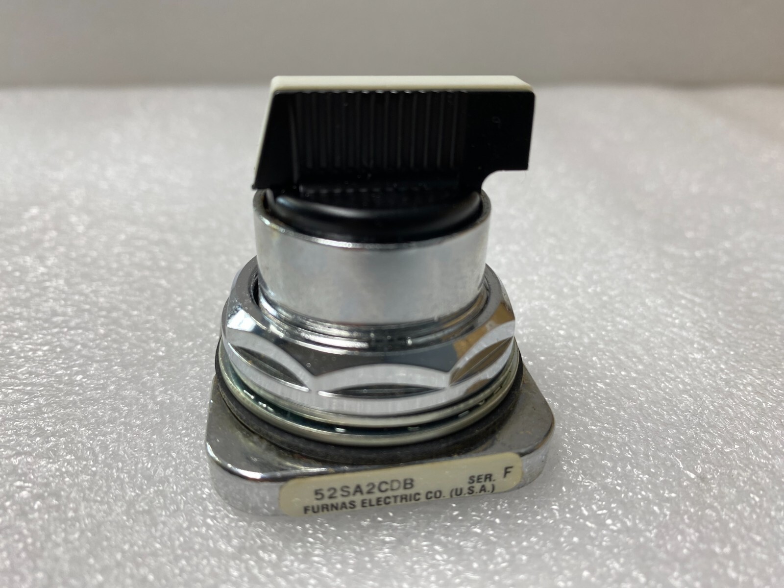 NEW FURNAS 52SA2CDB SELECTOR SWITCH OPERATOR 3 POSITION MAINTAINED NIB