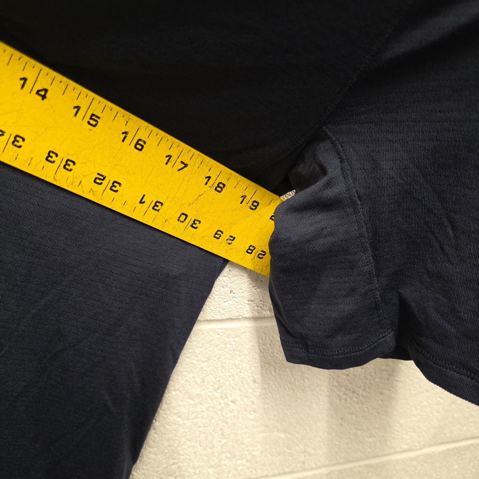 Lululemon Drysense shirt size M medium metal vent 20 x 3 0 Navy Blue