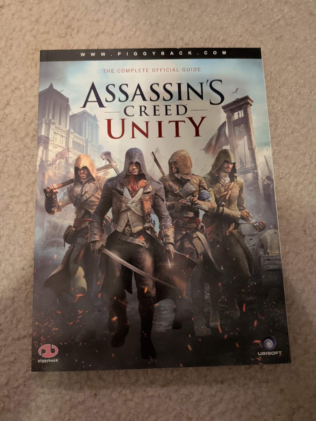 Assassin's Creed Unity Piggyback Complete Official Strategy Guide w/ Poster/Map!