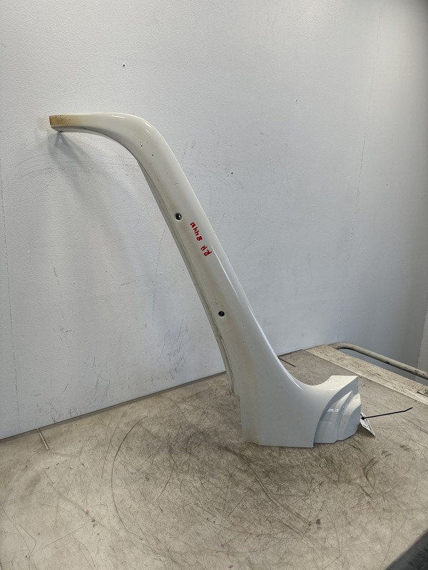 2015 Freightliner Coronado Cab Exterior Trim Panel 1843040001 (785-11060)