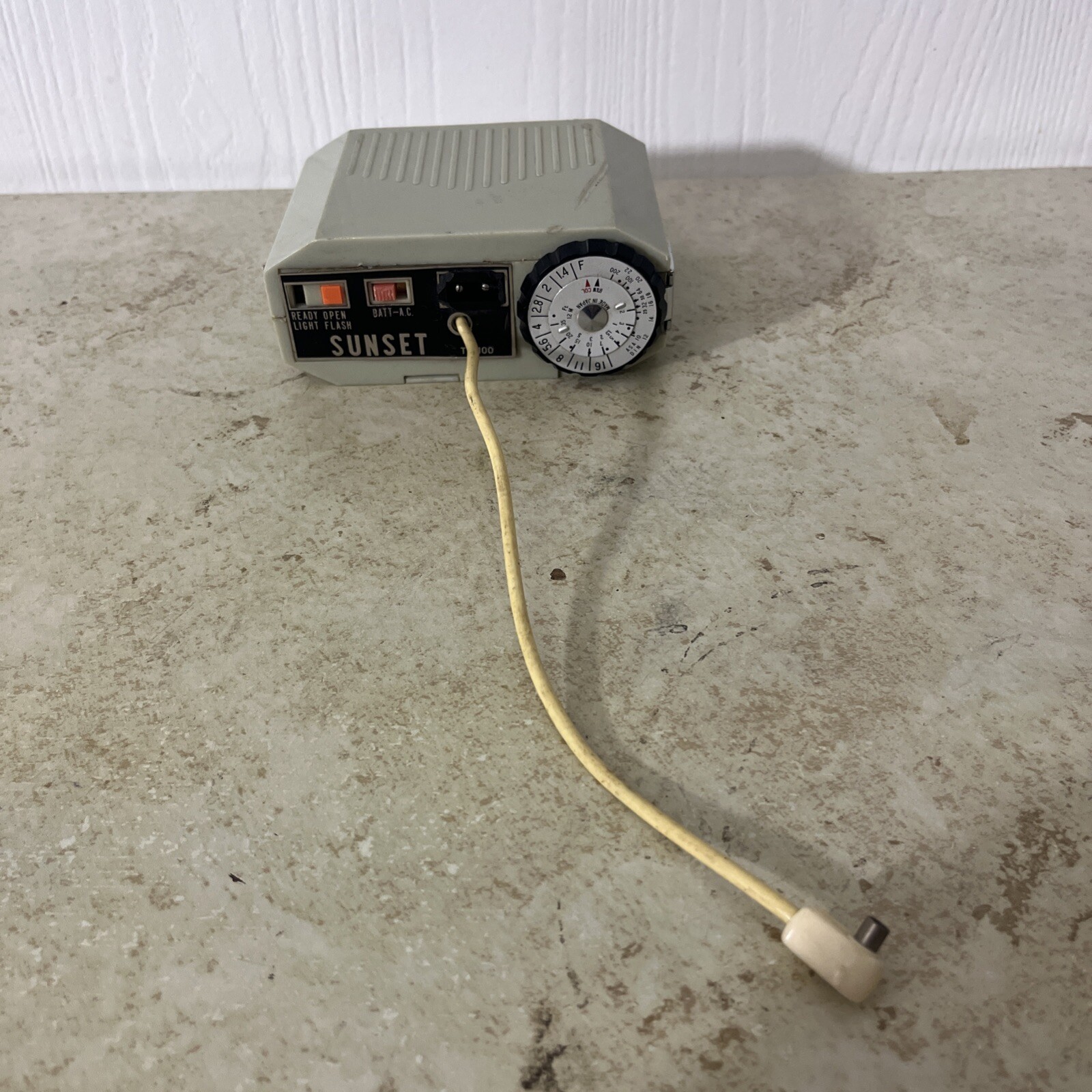 Sunset Electronic Flash TR-100 Ac/dc Untested