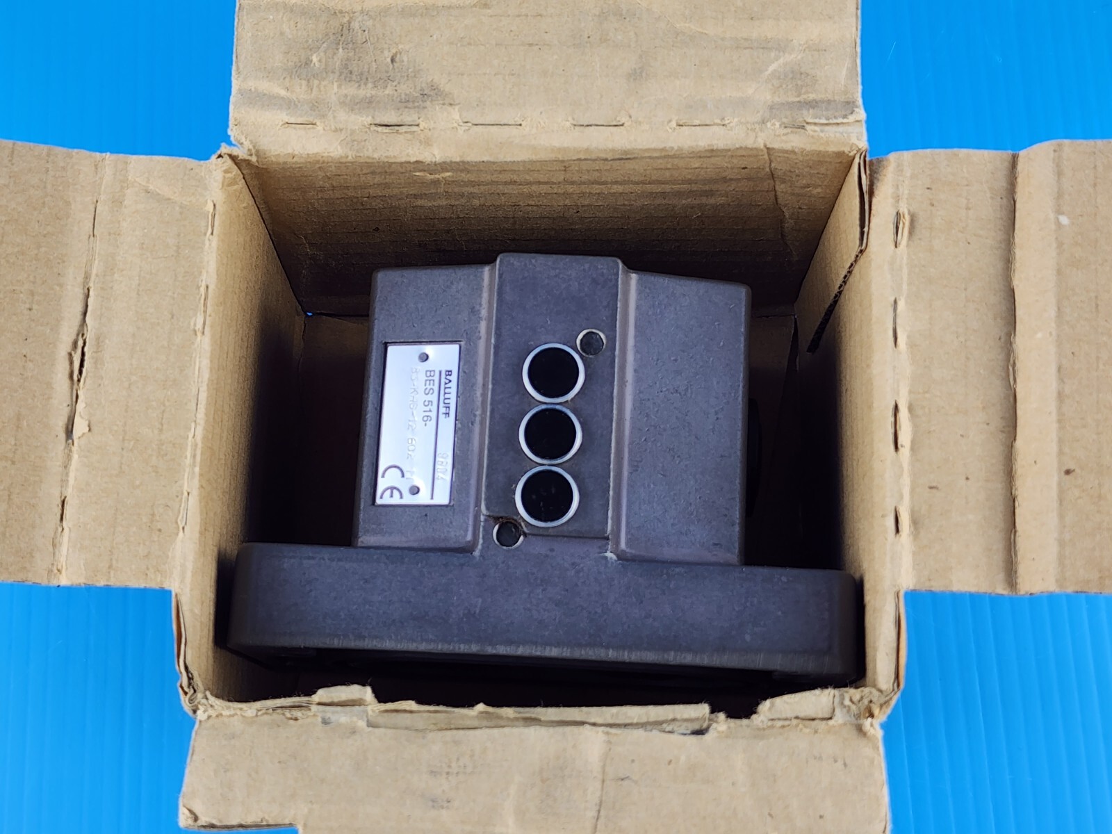 NEW Balluff BES-516-B3-KHG-12-602-11 Proximity Switch Block, BES516B3KHG1260211