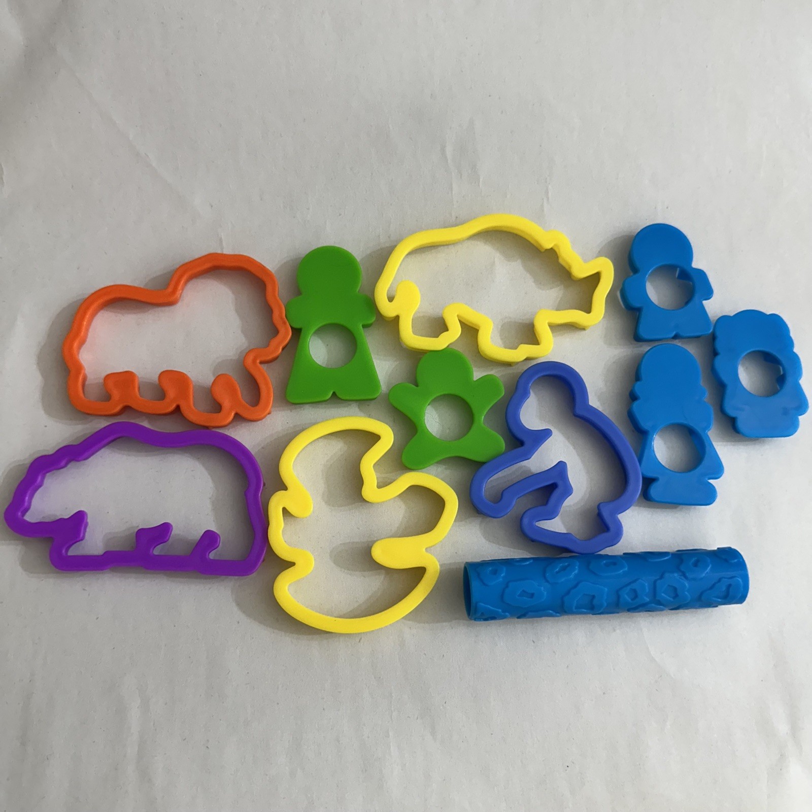 Play Doh Make 'n Mix 10 Animals + People  Play Doh Cutters & One Roller