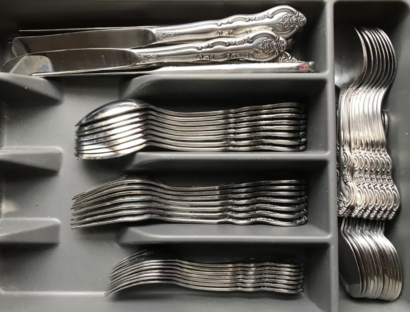 52 pc VERONA Flatware Set International Stainless Taiwan