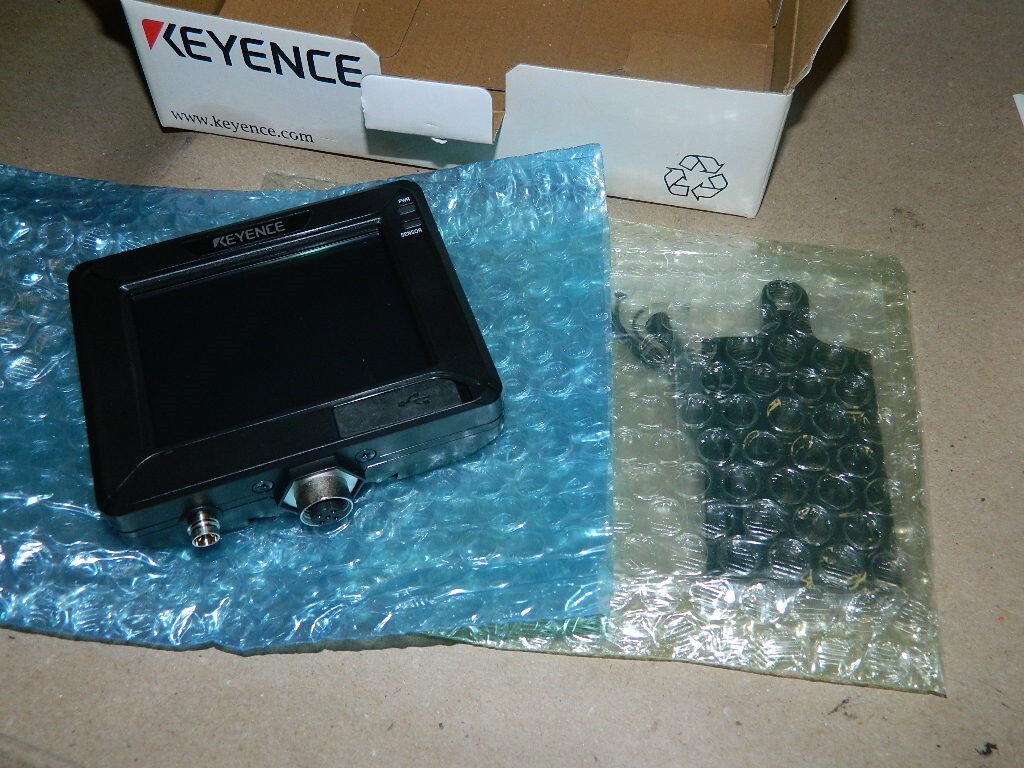 Keyence IV-M30 Intelligent Monitor 3.5" TFT Color LCD Touchscreen NEW