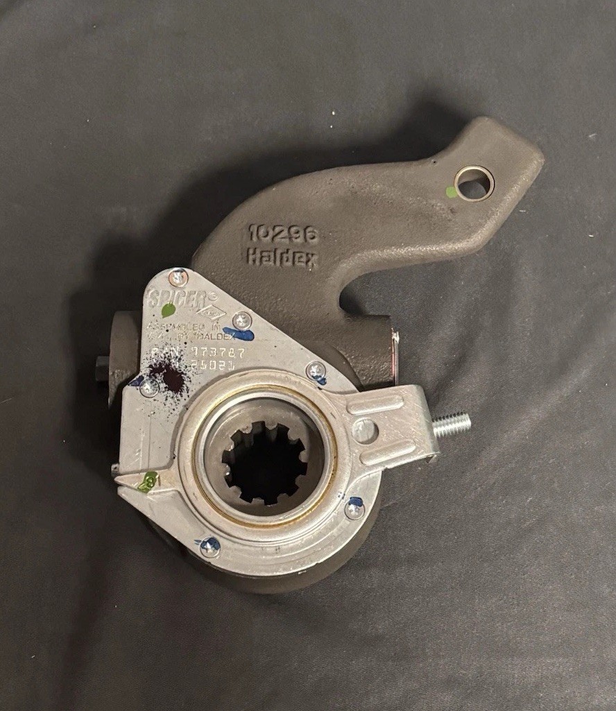 OEM Bendix BW325635 Automatic Slack Adjuster Kit W/ Bracket + 974118