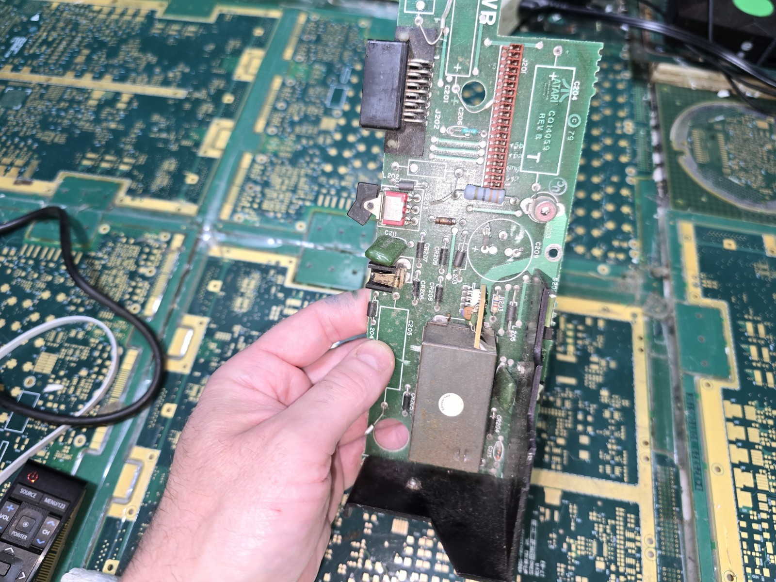Atari 400 DEFECTIVE DONOR-MISSING Componets-400 PWR Button Board-Untested-PARTS