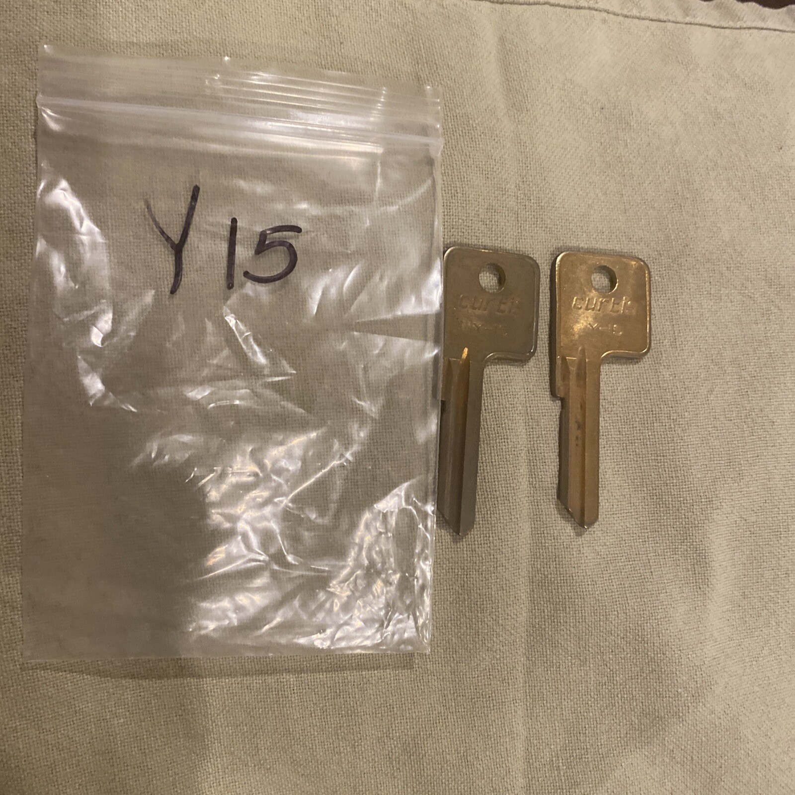 (2) Vintage CURTIS KEYS  Y-15