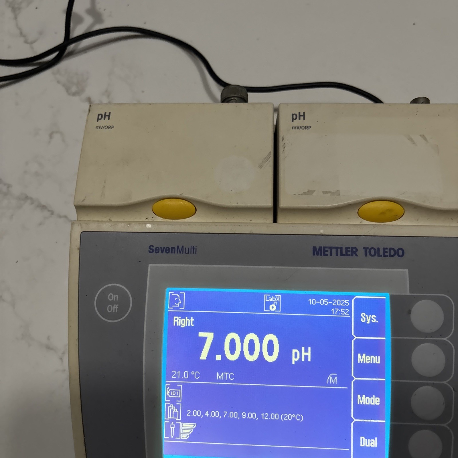 METTLER TOLEDO SevenMulti Dual 2X pH Conductivity Meter