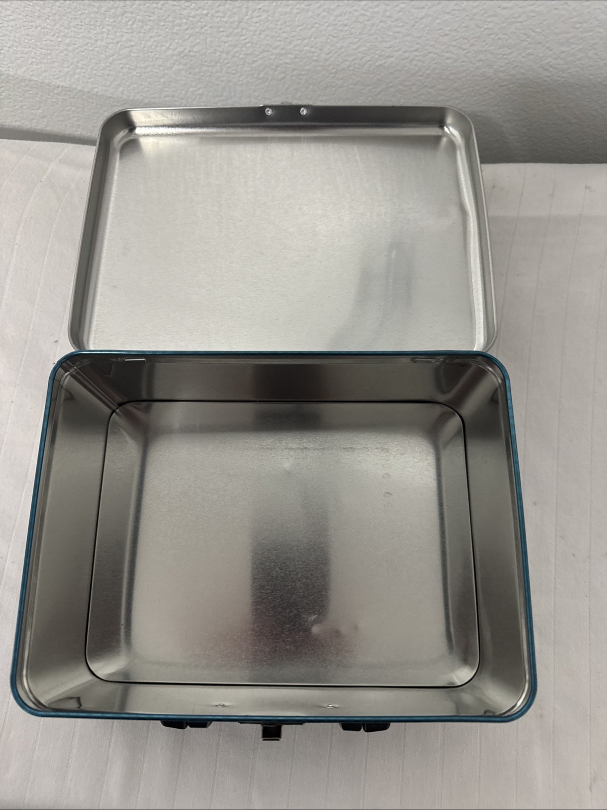 Pokemon lunch box tin Empty