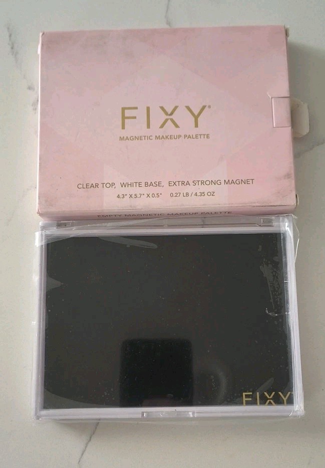 FIXY Medium Empty Magnetic Makeup Palette (4.3" x 5.7")