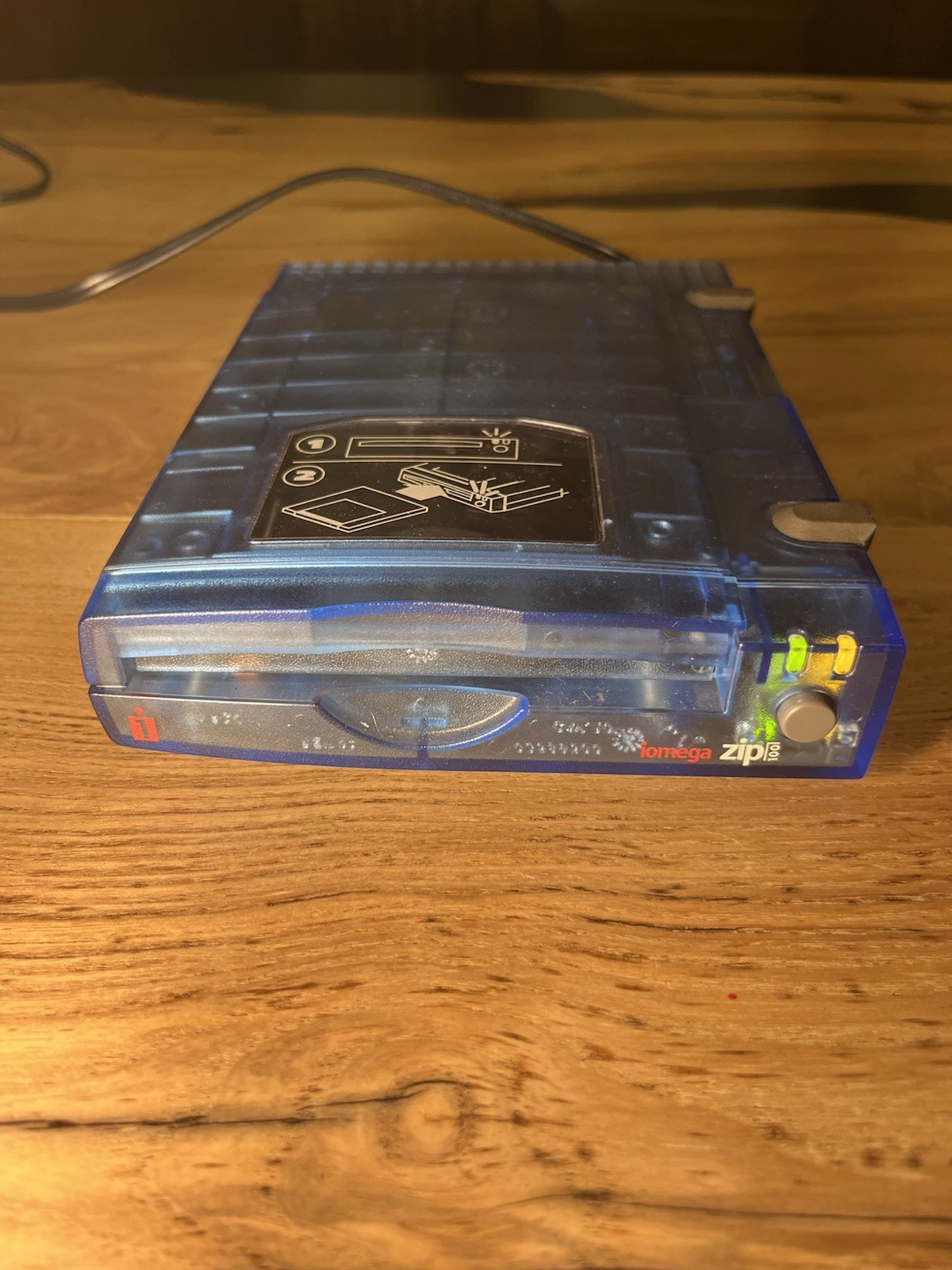 Iomega Zip 100 USB Z100USB Blue – Powers On – Clean – Includes Power Supply