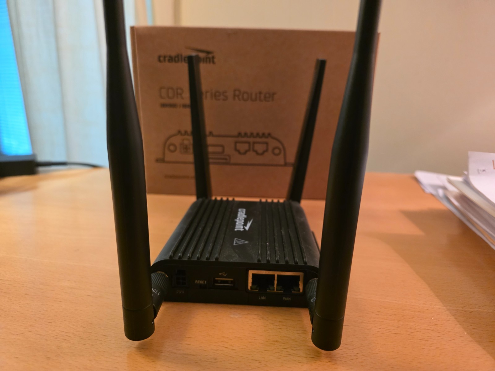 CradlePoint Cradle Point IBR900-1200M-B Wireless Wifi Router