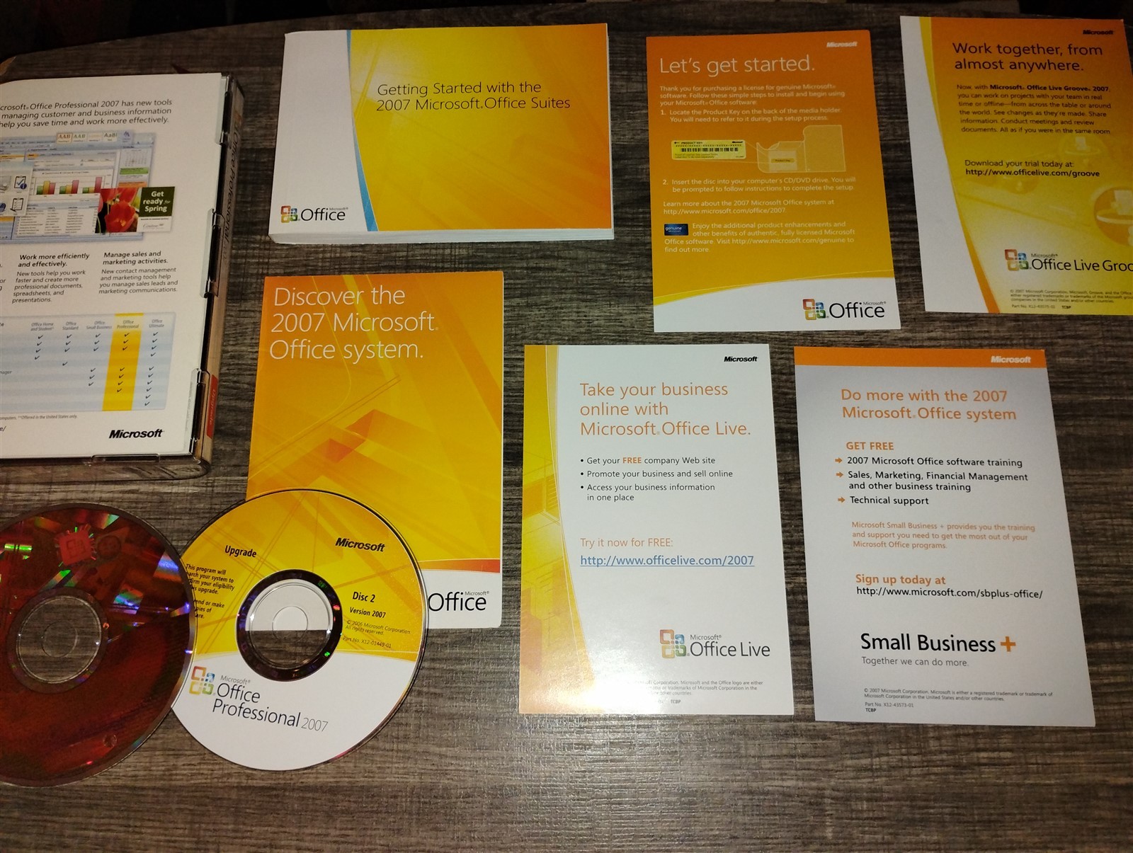 Microsoft Office Professional 2007 PC 2 CD-ROMs Upgrade Retail Pro Version Boxed
