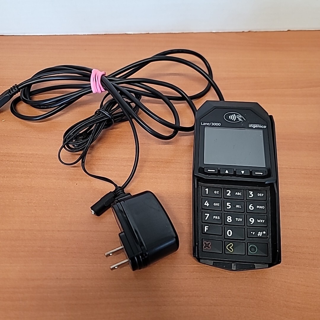 Ingenico Lane/3000 CL/ETH Card Terminal  w/ (1) PwrCrd & (1)Cable USED