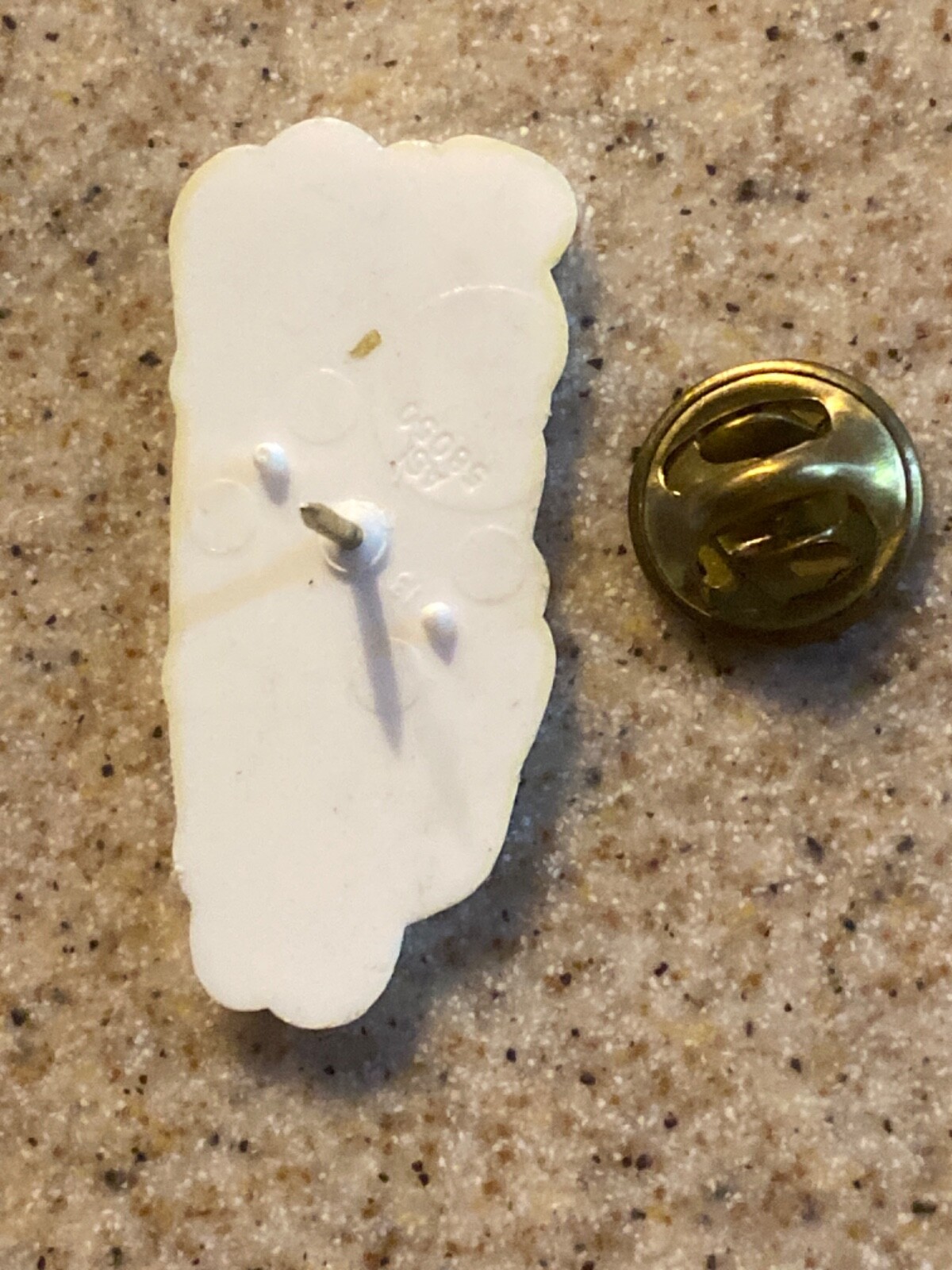 VTG CLASE 2002 Flag Lapel PIN