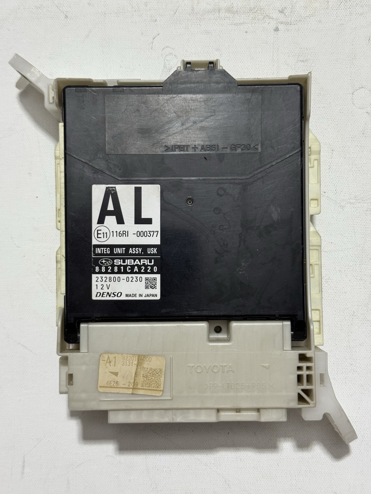 Subaru OEM Integ Unit Assy USK Denso 88281CA220 12V Fuse Box Module
