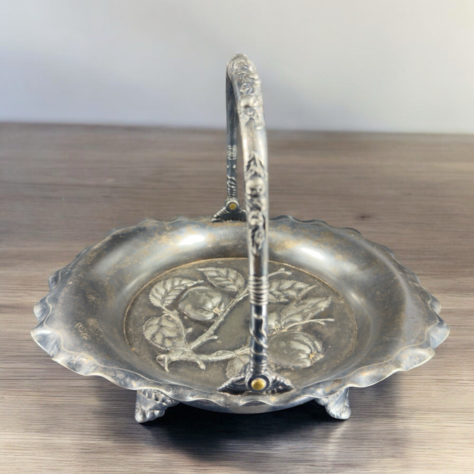Antique Pairpoint Quadruple Silverplate Metal Brides Basket Fruit Handle Metal