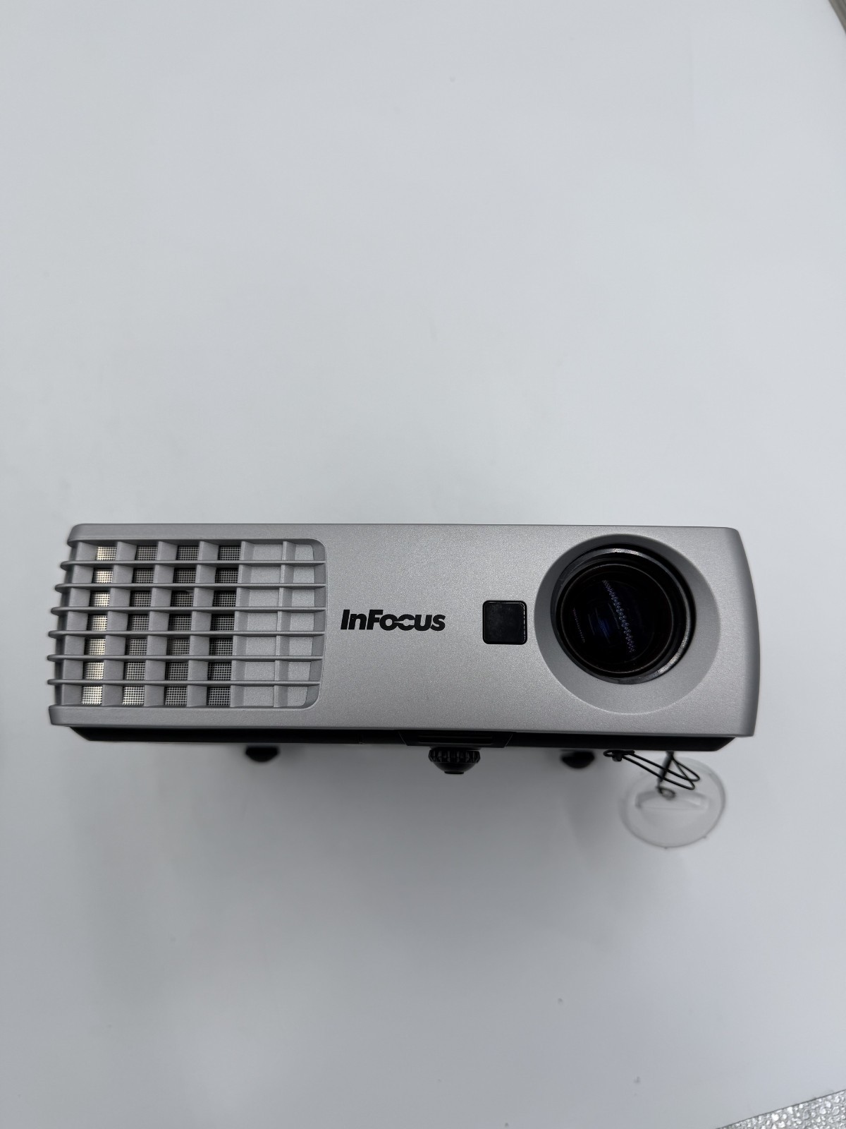 InFocus IN1102 DLP Projector bundle + Remote + Cables +Case