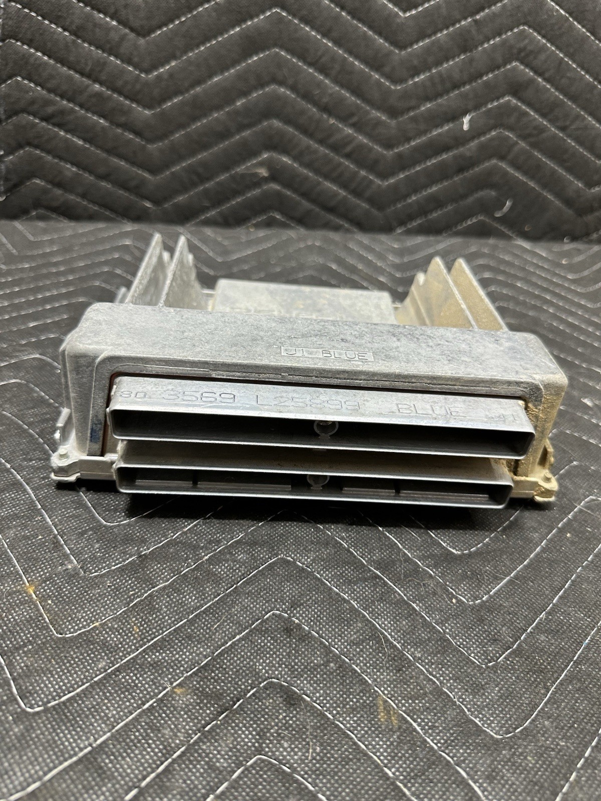 1999 to 2000 Chevrolet Silverado Yukon Engine Computer ECM 09354896