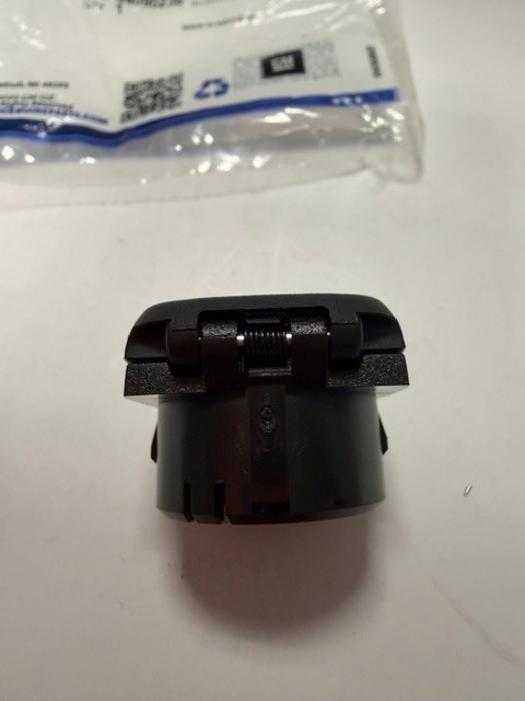 CENTER CONSOLE POWER OUTLET CAP 84090238 85054283