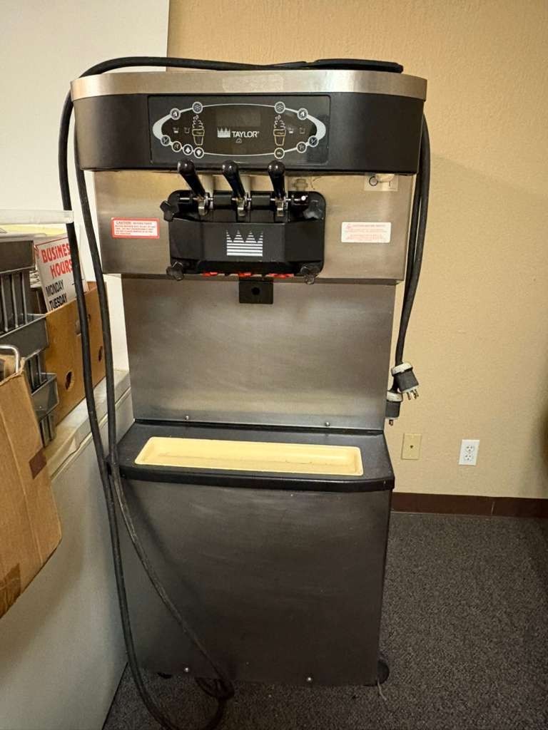 TAYLOR C713 C713-27 YOGURT ICE CREAM MACHINE