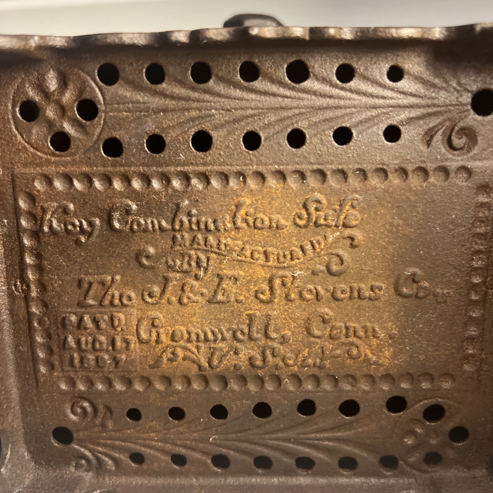J&E Stevens August 17th, 1897 - Material, Cast Iron) (Burglar Proof Safe)not Key