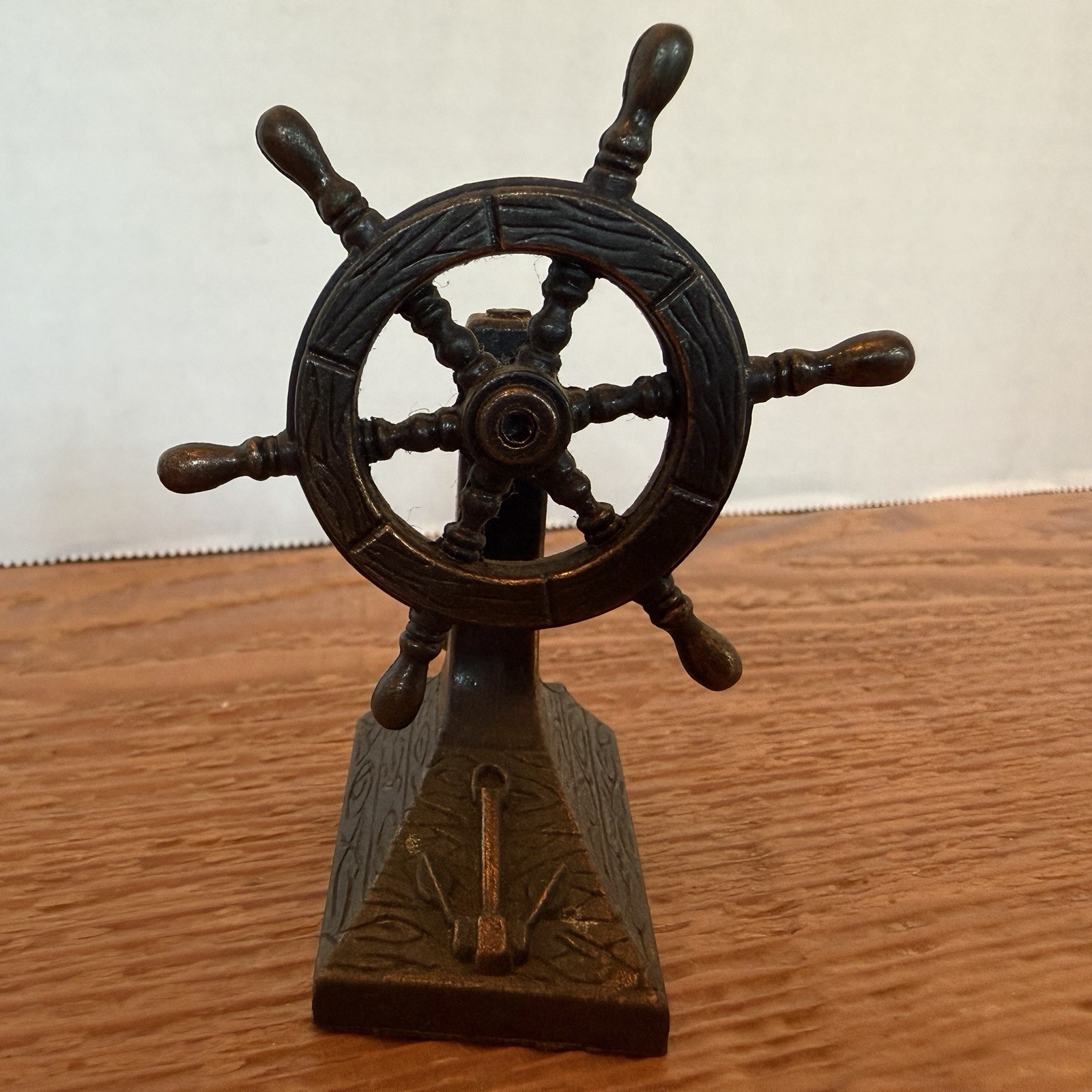 SHIPS HELM WHEEL Metal Die Cast Pencil Sharpener Figurine *Wheel Turns