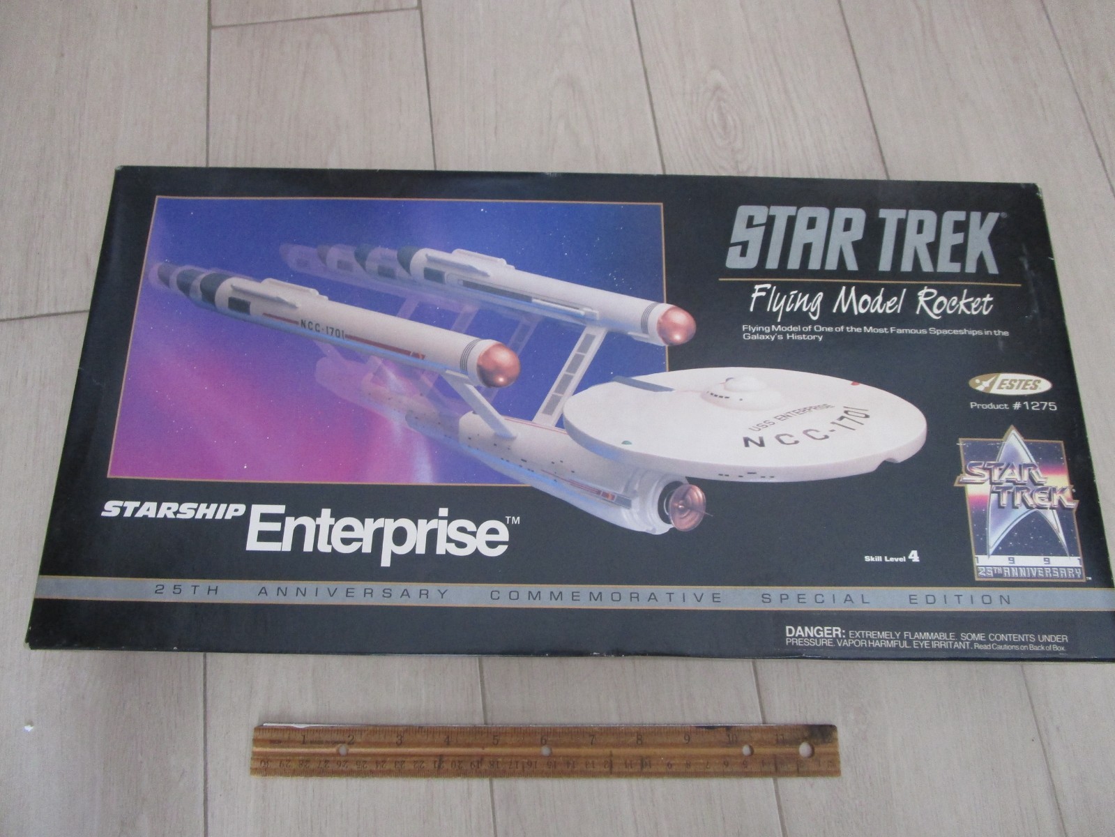 Vintage Estes Star Trek Starship Enterprise Flying Model Rocket Kit #1275 NIB