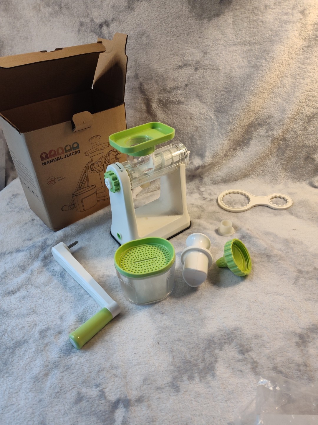 Mannual Juicer, Plastic White And Green in Box