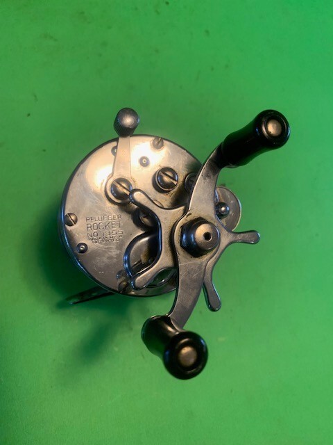 VINTAGE PFLUEGER ROCKET NO. 1955 LEVELWIND FISHING REEL