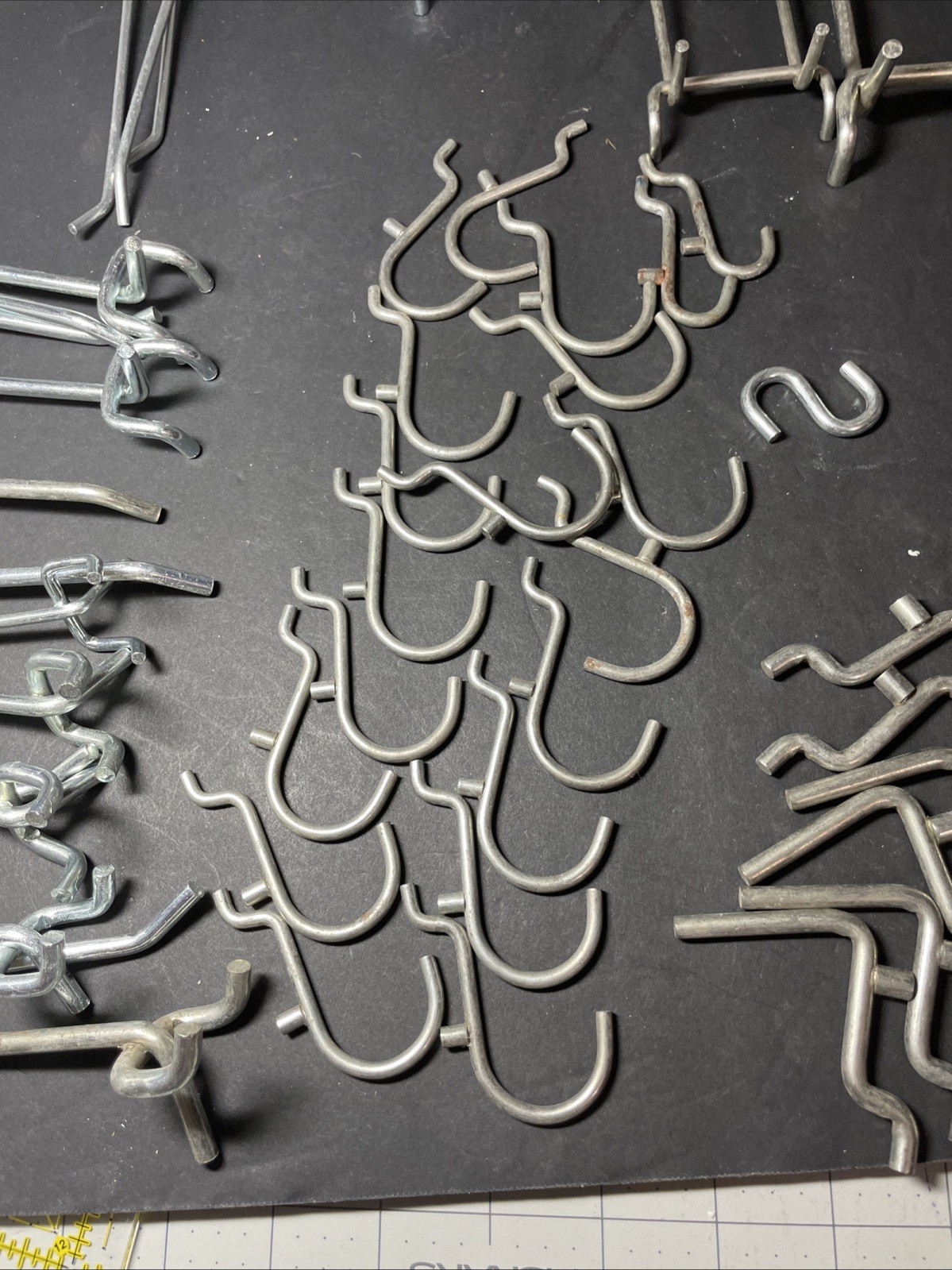 68 Pcs Heavy Duty Peg Board SINGLE HOOKS & Pegboard Tool Rack Holders -STURDY!