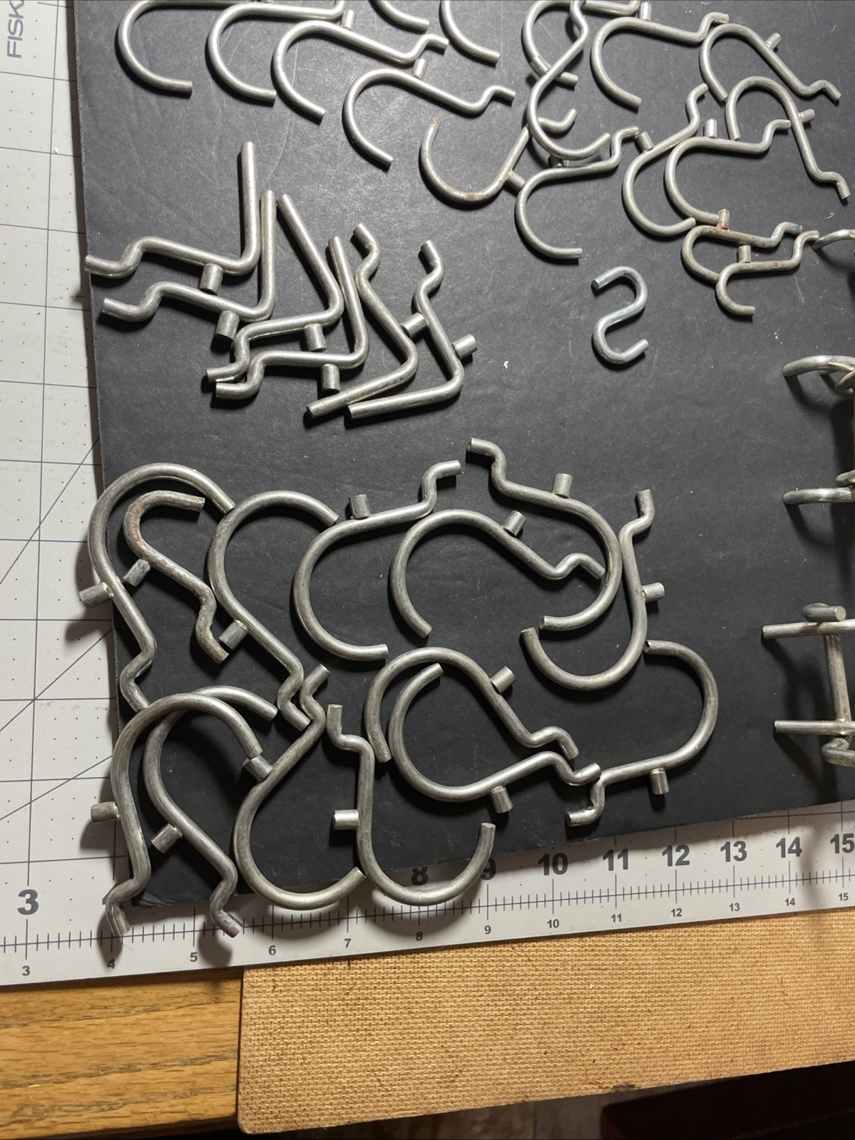 68 Pcs Heavy Duty Peg Board SINGLE HOOKS & Pegboard Tool Rack Holders -STURDY!