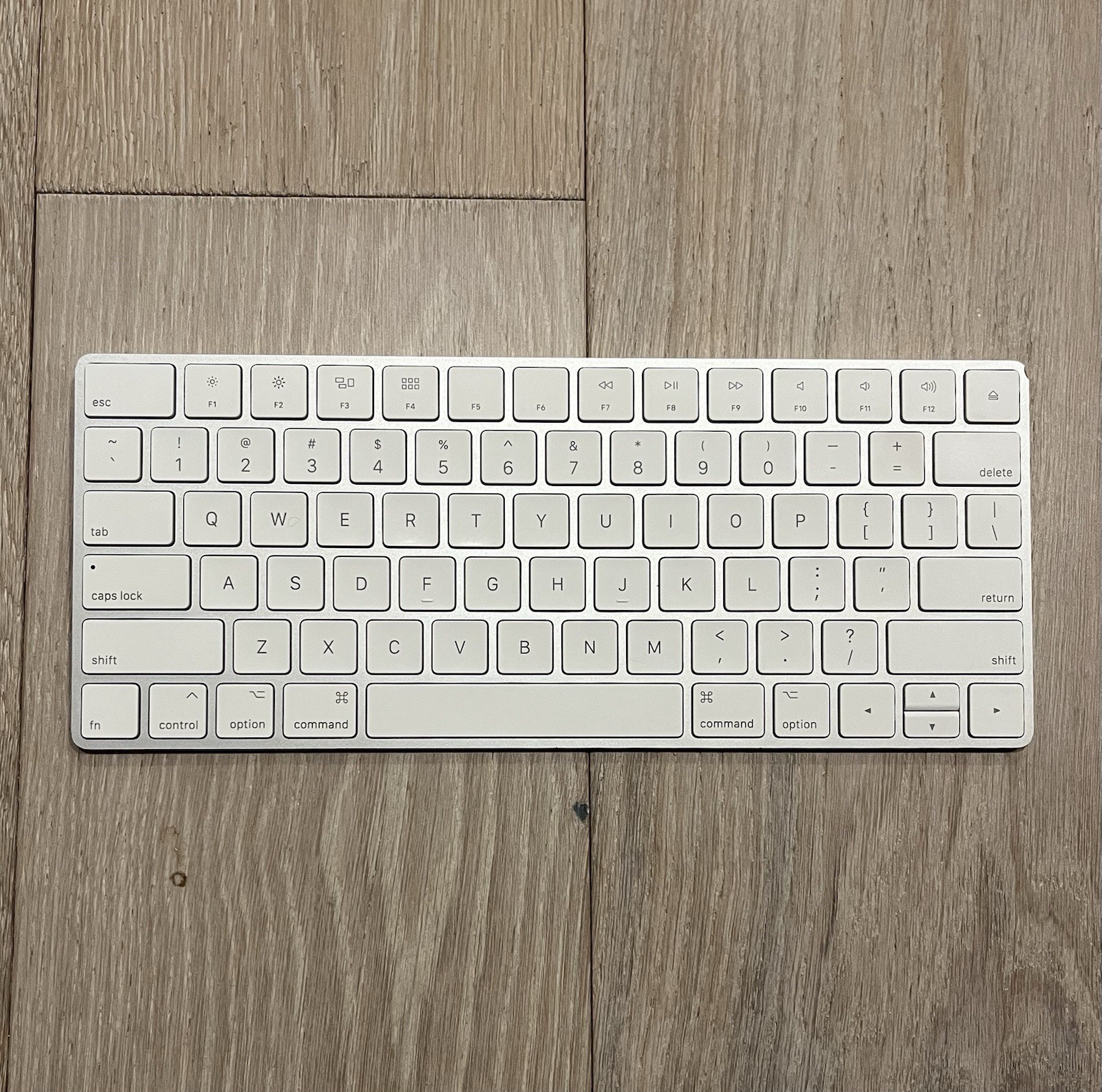 Genuine OEM Apple Magic Keyboard Silver A1644 Tested Working Good Condition