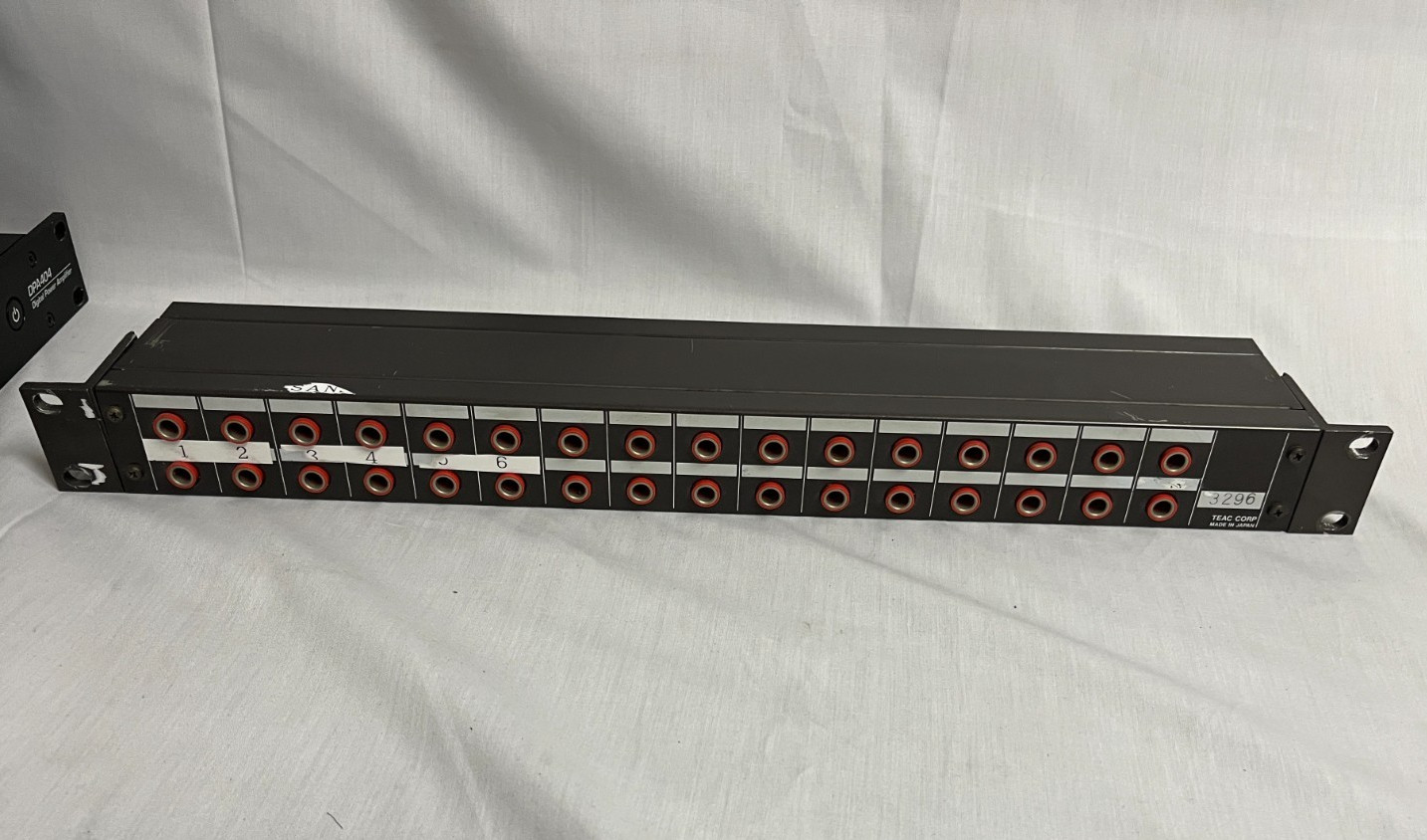 Tascam PB32 P 1/4 in Patchbay, TS Unbalanced 1/4 in 32 Point Audio Patch ~ USED