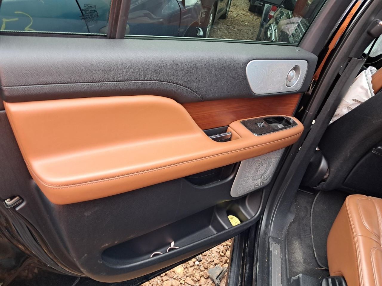 NAVIGATOR 2019 Glove Box 4815593