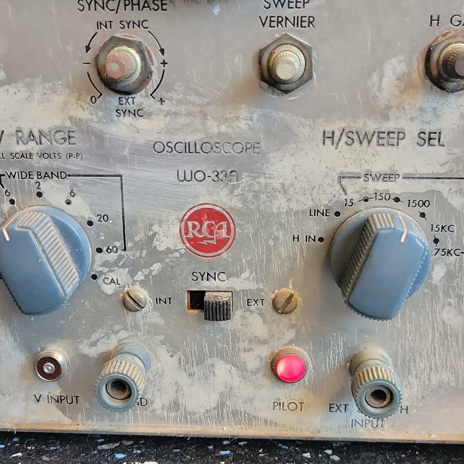 Vintage Oscilloscope WO33A RCA Pilot Light Turns On Untested