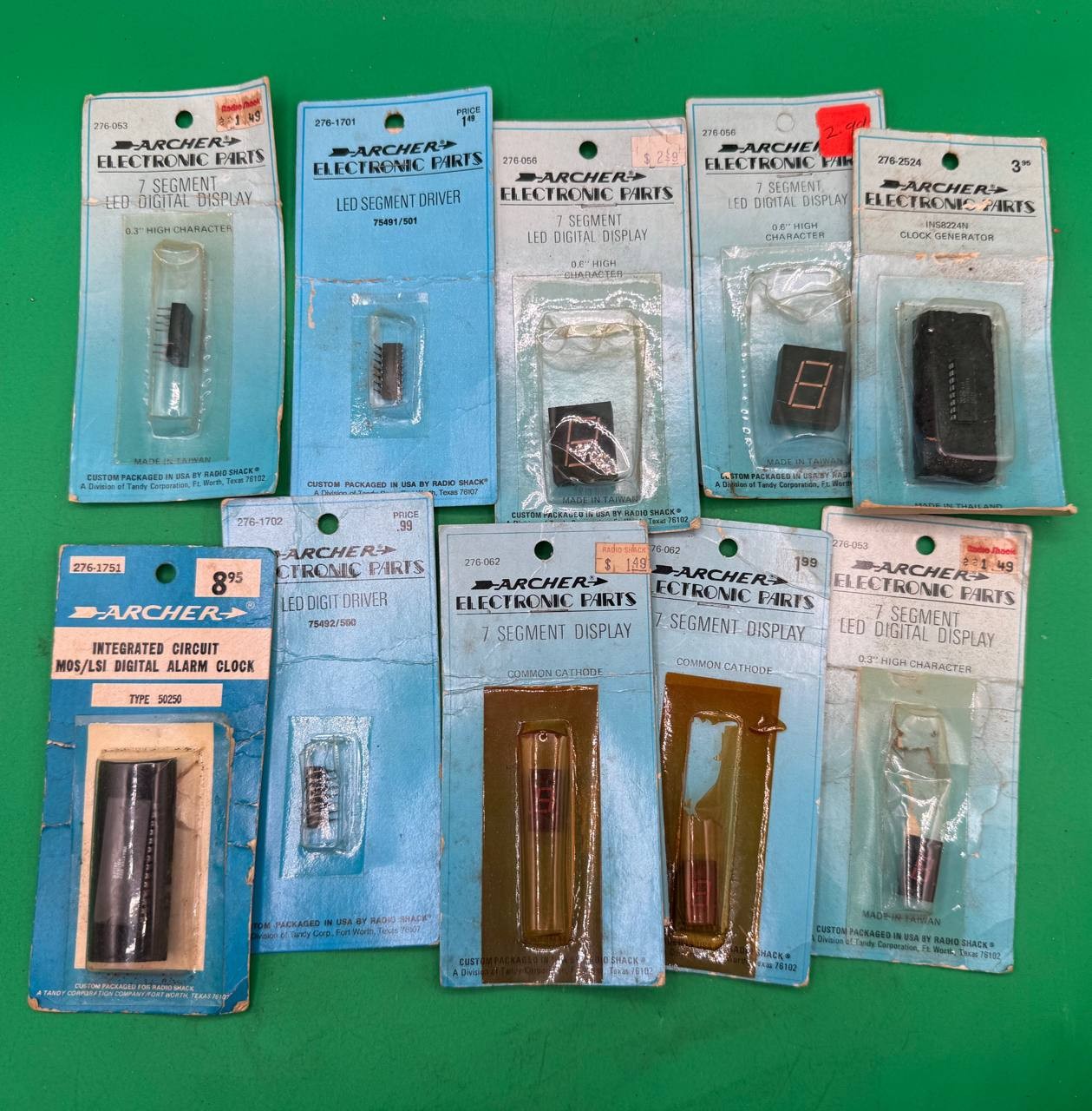 Lot of 9 Vintage Archer Radio Shack LED Displays & IC Electronic Parts RE