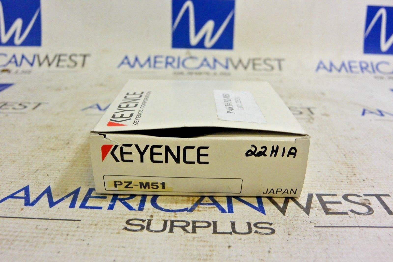 PZ-M51 KEYENCE SELF CONTAINED PHOTOELECTRIC SENSOR PZ-V/PZ-M NIB