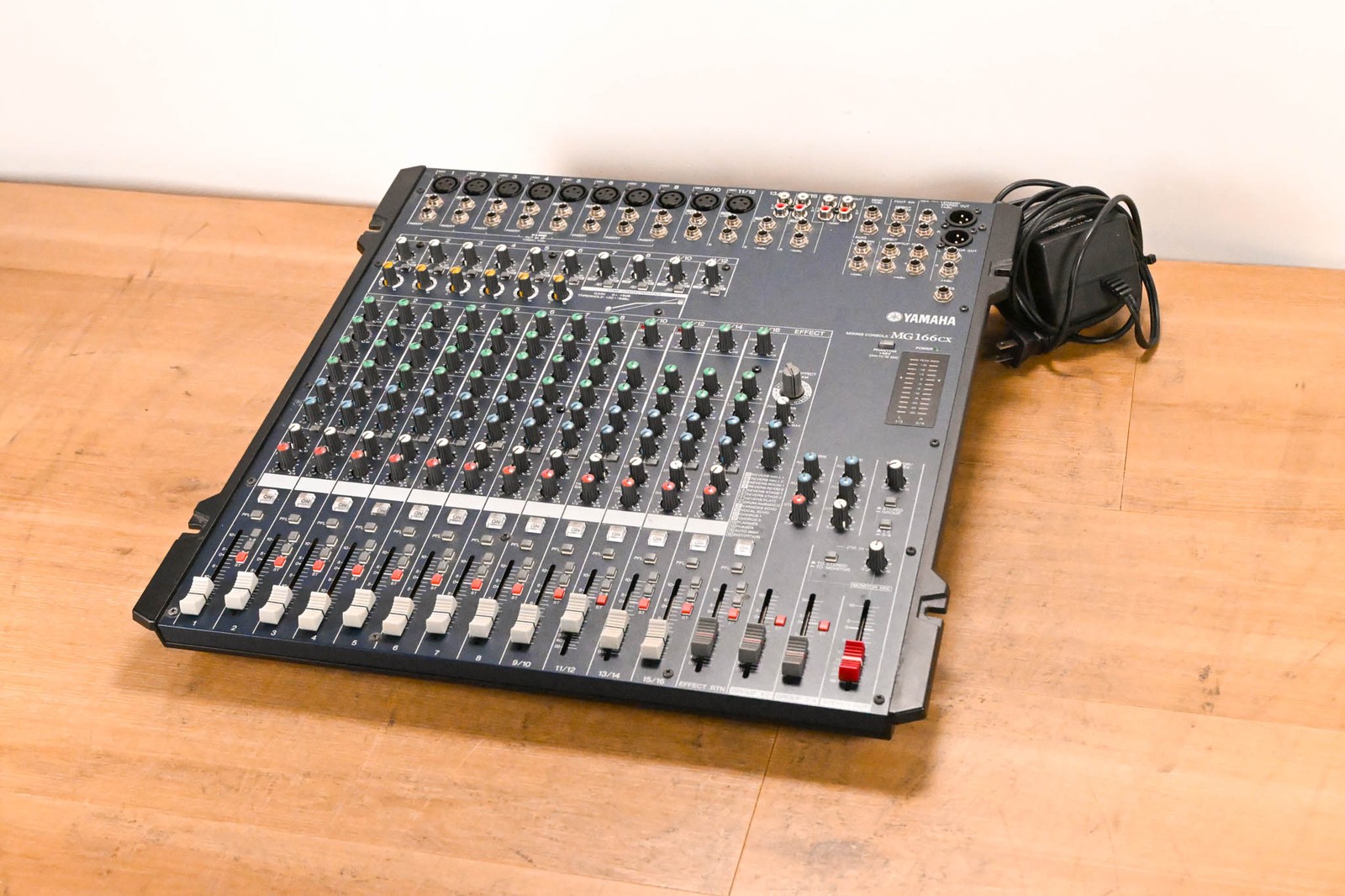 Yamaha MG166CX 16-Channel, 6-Bus Analog Mixer CG010TT