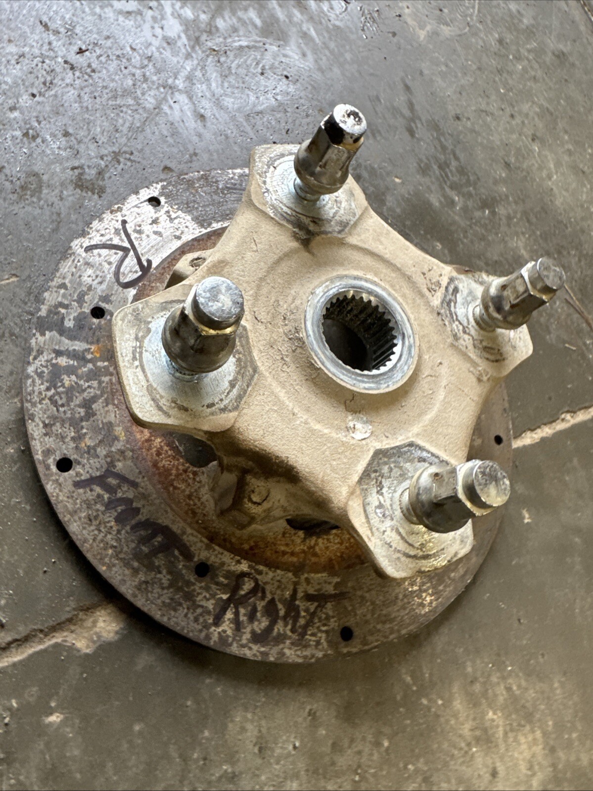arctic cat 550 Front Right Hub 2014