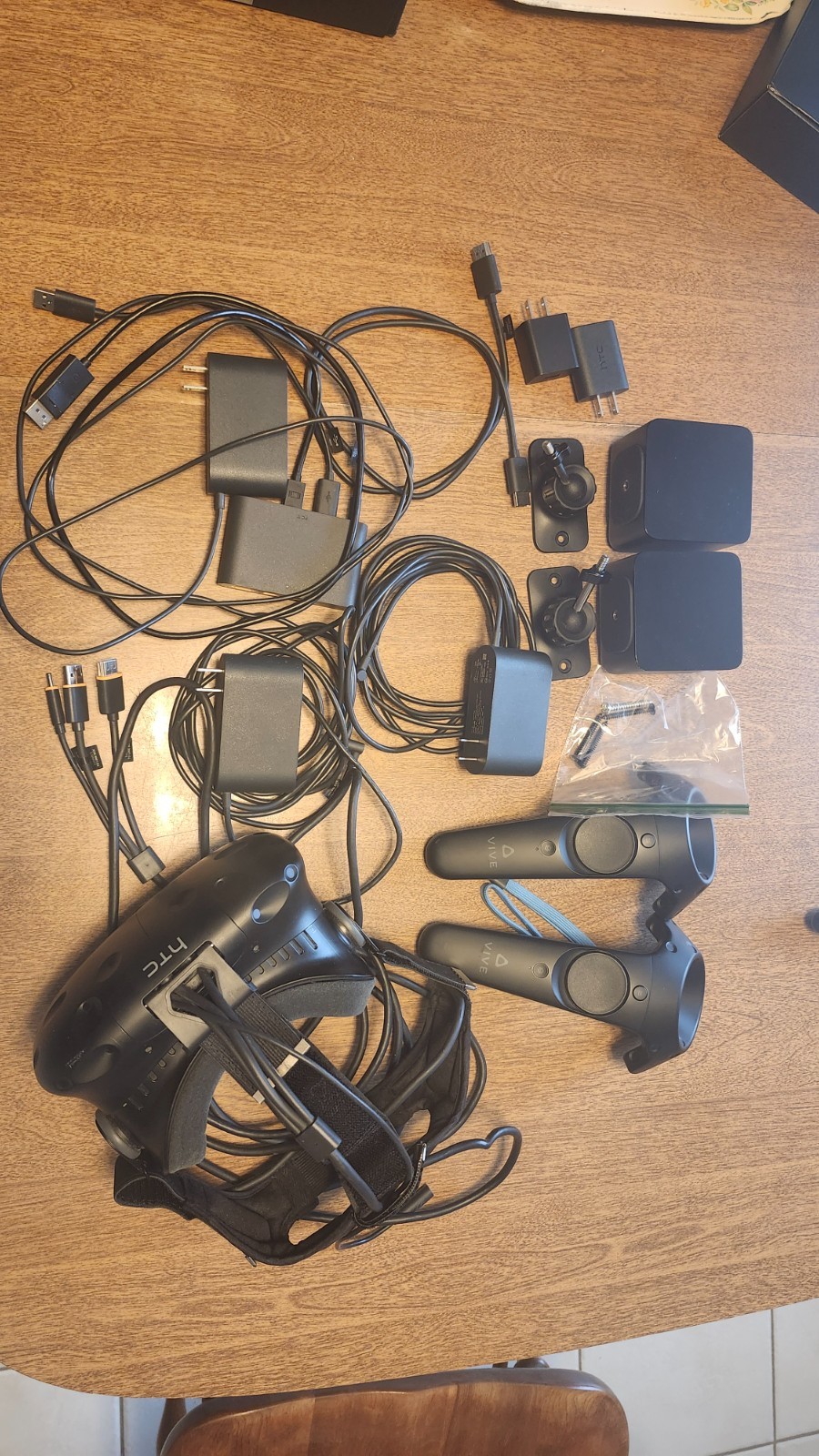 HTC VIVE 1ST GEN VR COMPLETE KIT