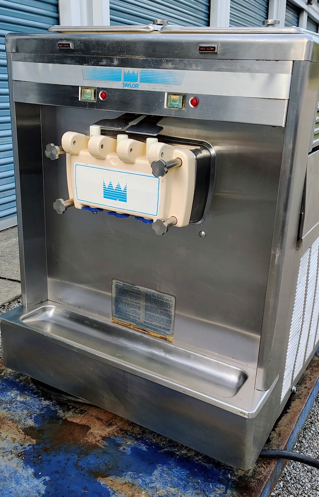 TAYLOR 338 COUNTERTOP ICE CREAM MACHINE