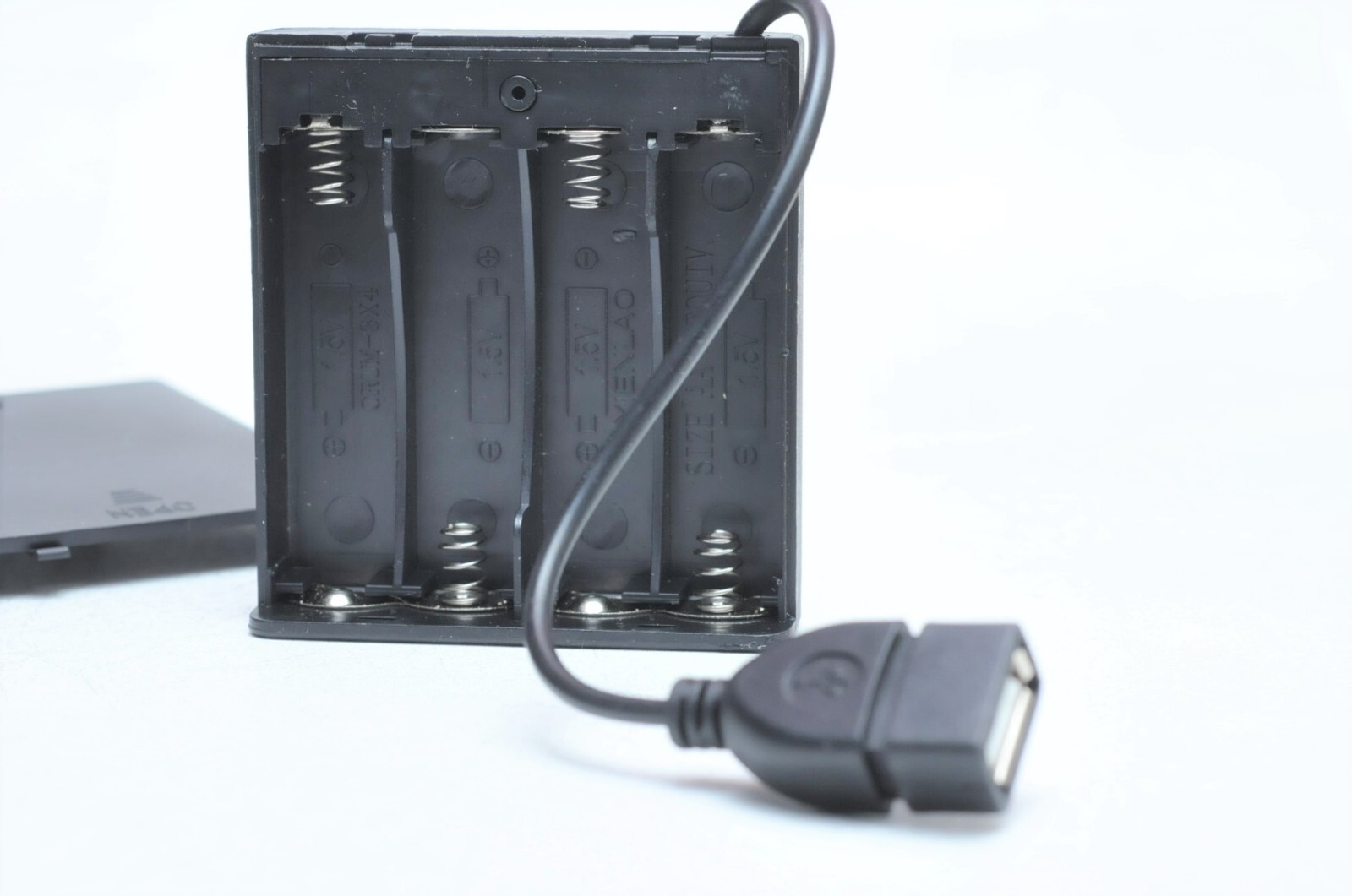 4 AA Battery Rescue Power Charging Bank USB Female Adapter Immediately Charging