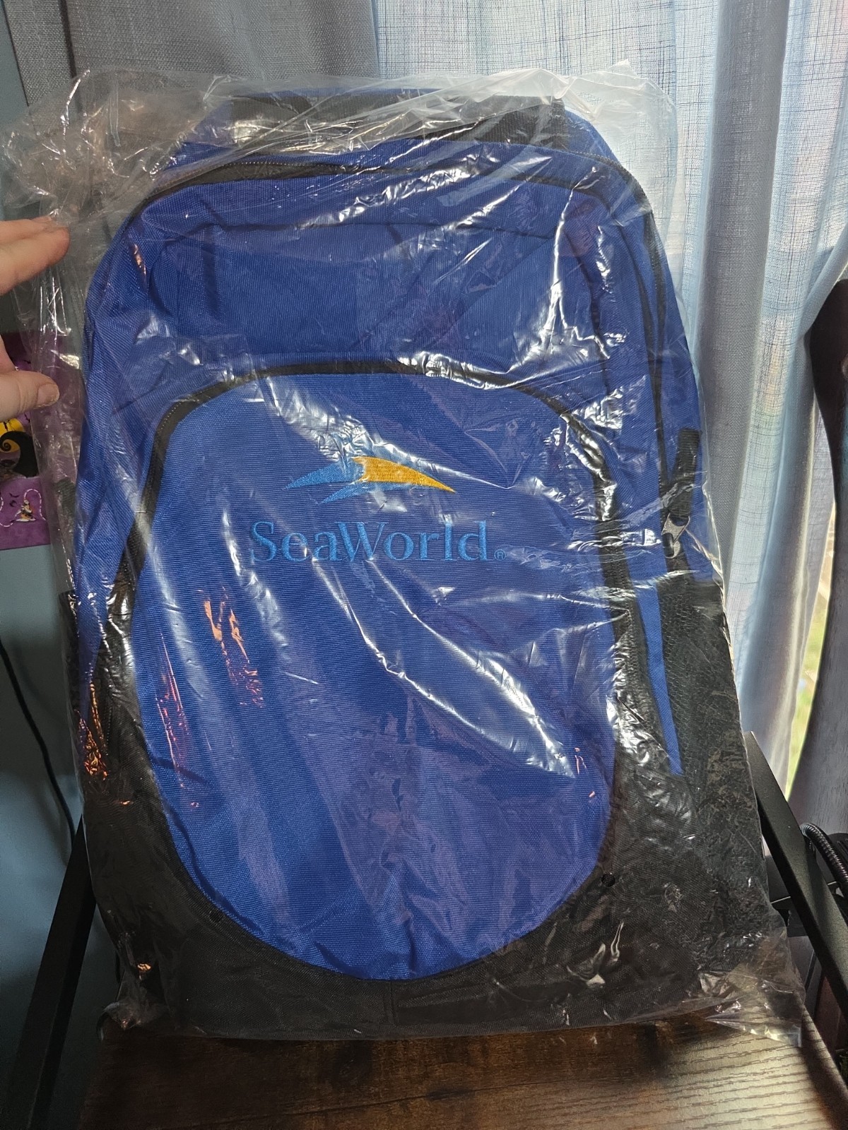 Sea World Blue Logo Zip Adjustable Polyester Backpack* 19"L x 13"W -Brand NEW